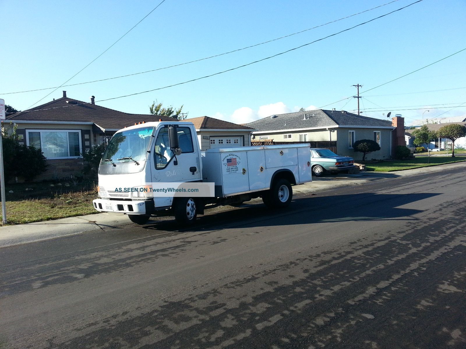 2001 Isuzu Utility / Service Trucks photo