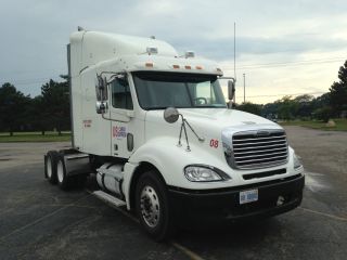 2006 Freightliner Columbia photo