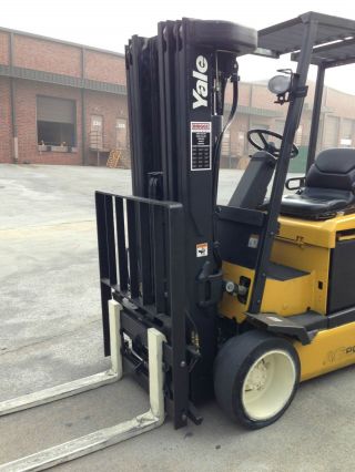 Yale Forklift - 2003 Electric 370 photo