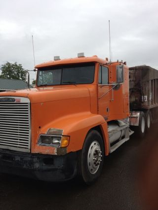 1997 Freightliner Fld120 photo