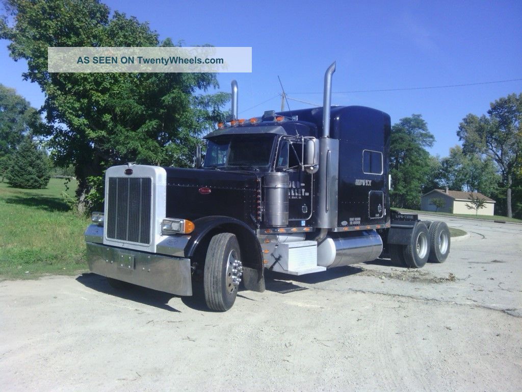 2004 Peterbilt 379 Sleeper Semi Trucks photo