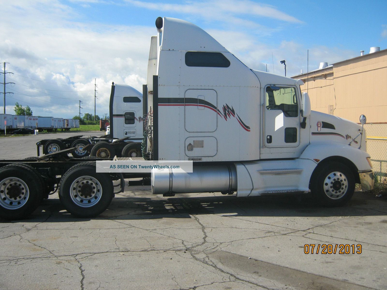 2008 Kenworth T660 Sleeper Semi Trucks photo