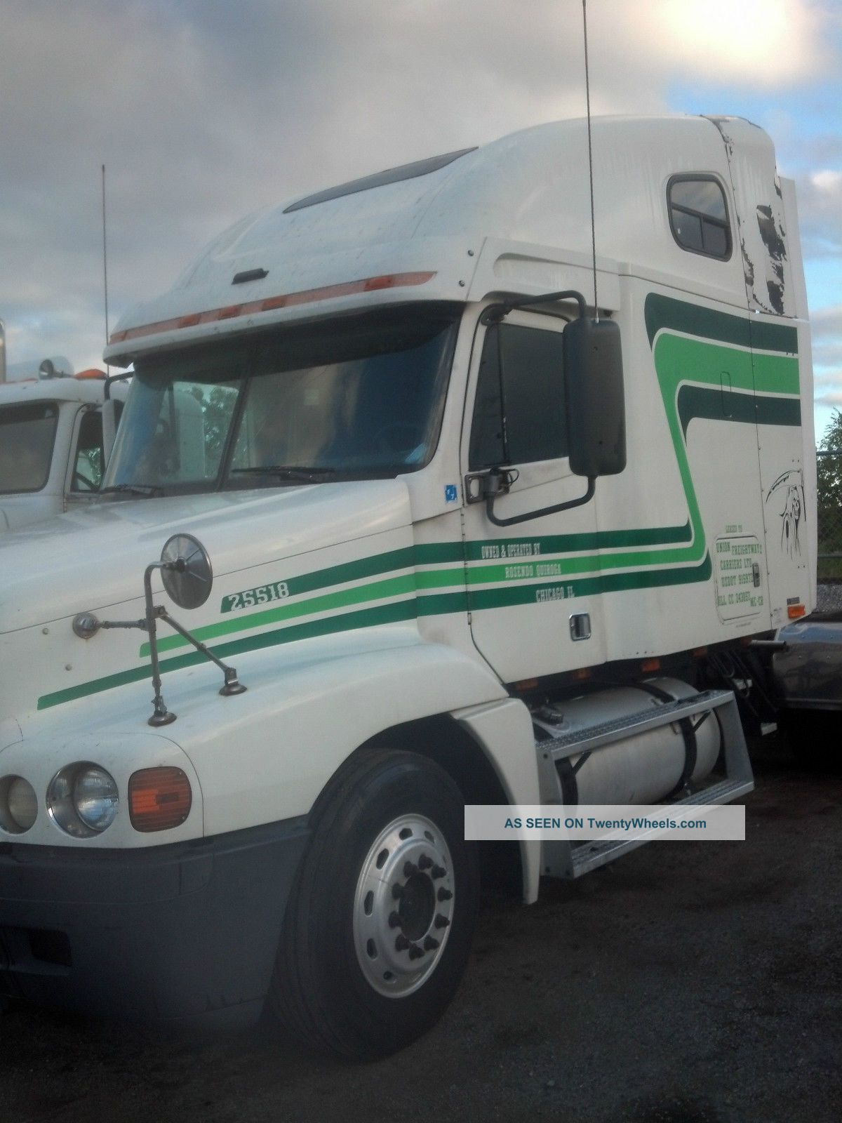 1998 Freightliner Century Sleeper Semi Trucks photo