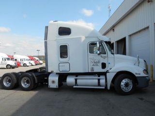 2006 Freightliner Columbia photo