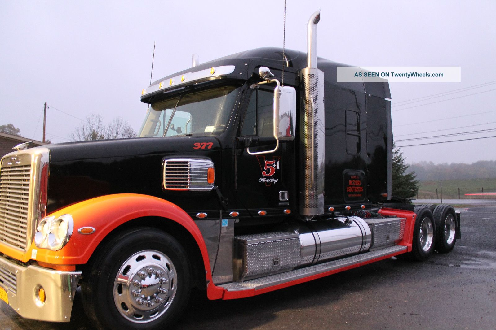 2006 Freightliner Coronado Sleeper Semi Trucks photo