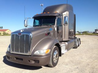 2010 Peterbilt 386 photo