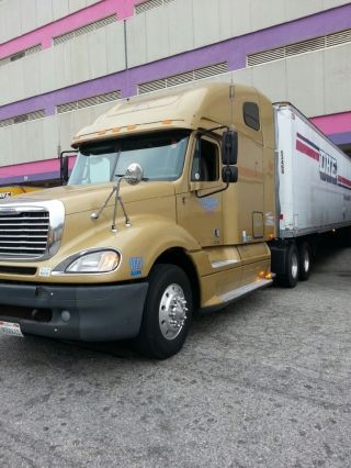 2006 Freightliner Columbia photo