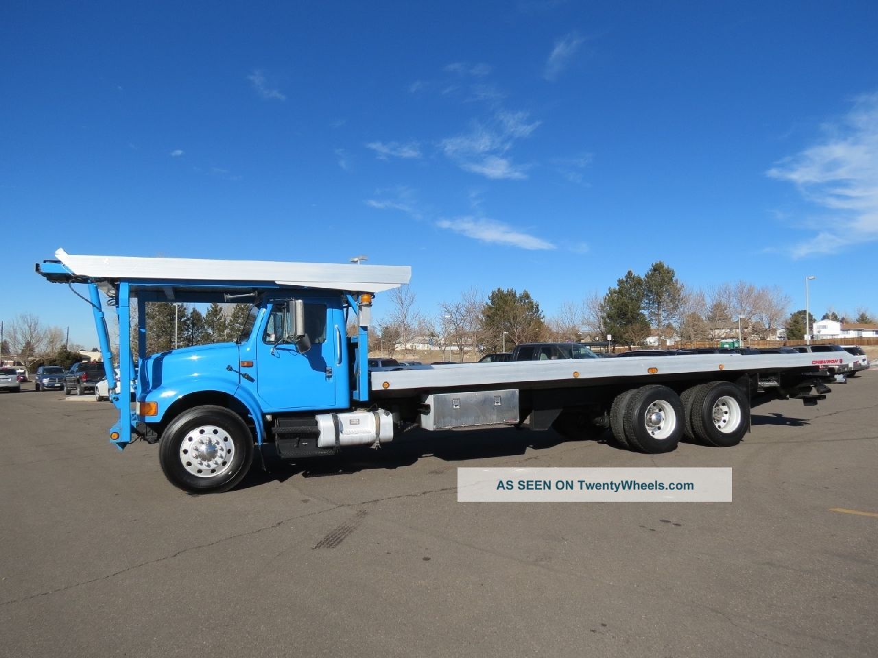 2002 International 4900 Flatbeds & Rollbacks photo