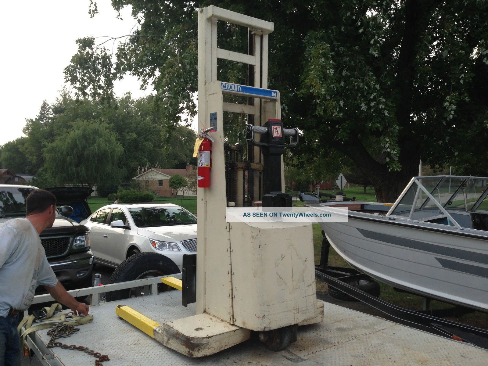 Crown M 15mt Forklift Forklifts photo
