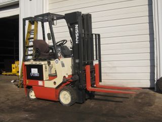Nissan 30 Electric Forklift - Excellent Shape - Reconditioned Battery Rated 95% photo