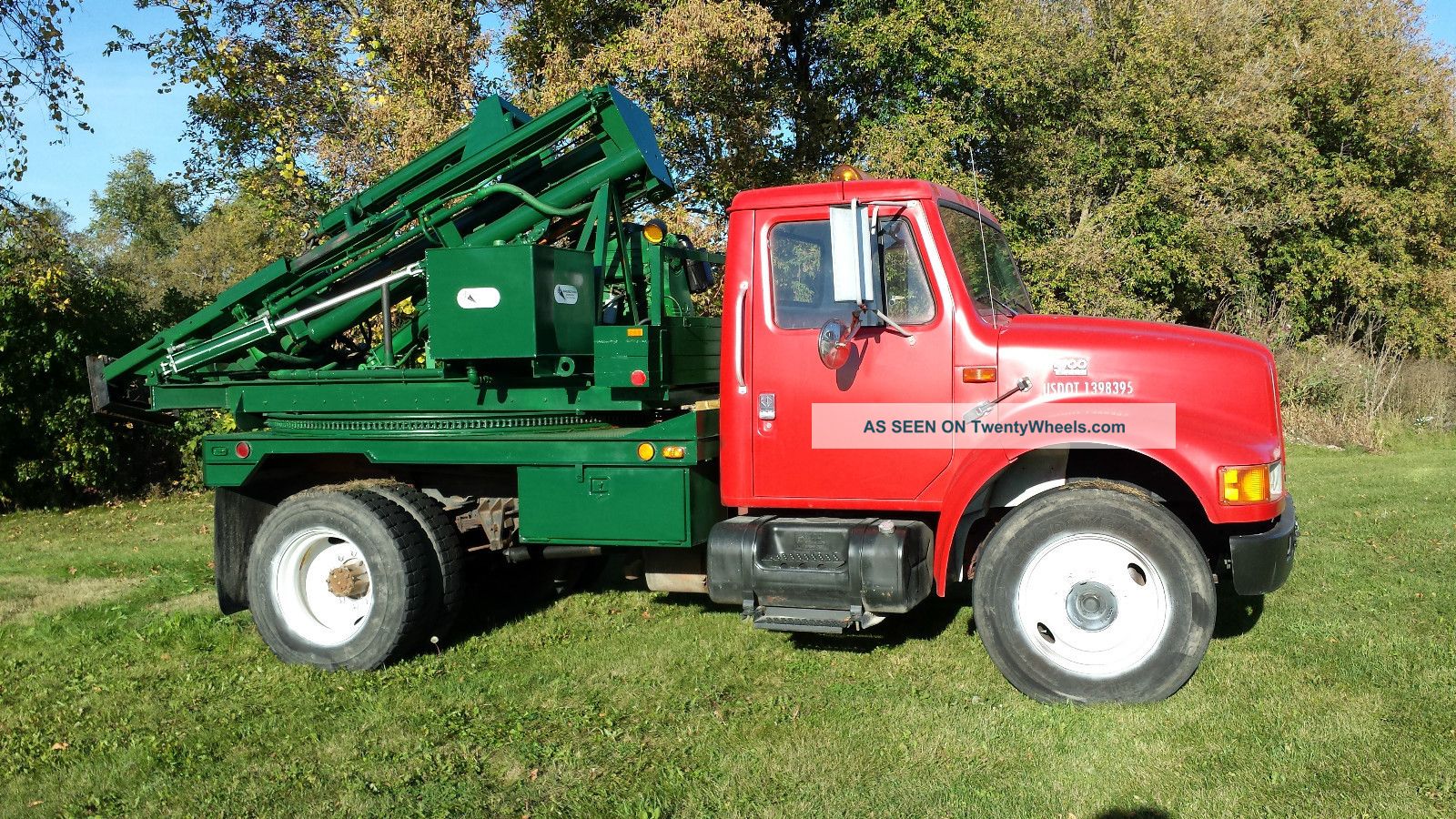1996 International 4700 Bucket / Boom Trucks photo