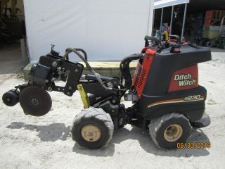 Ditch Witch R230 Zahn 4wd,  Tool Carrier photo