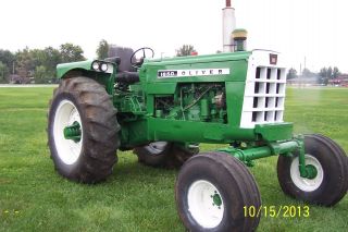 Oliver 1850 Tractor photo