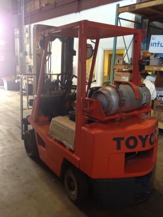 Toyota Forklift 42 - 4fgc25 4700lbs photo