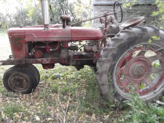 Antique Tractor Farmall H photo