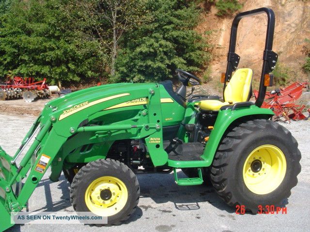 John Deere 3520 4x4 Loader 21 Hours Tractors photo