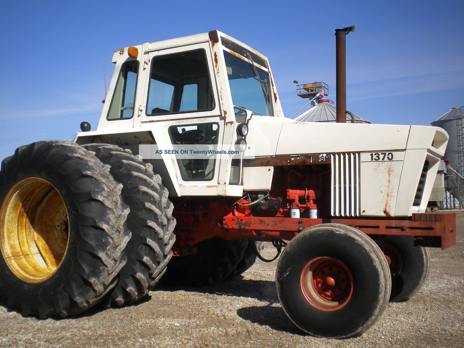 case-1370-diesel-tractor-power-shift-case-ih-good-radial-tires-axle