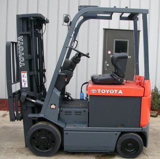 Toyota Model 7fbcu20 (2008) 4000lbs Capacity Electric Forklift photo