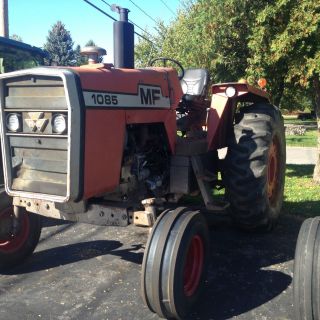 Massey Ferguson 1085 Tractor photo