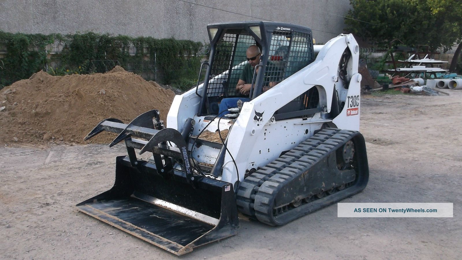 2006 Bobcat T300 Compact Crawler Loader/ Skidsteer; 3292 Hrs Skid Steer Loaders photo