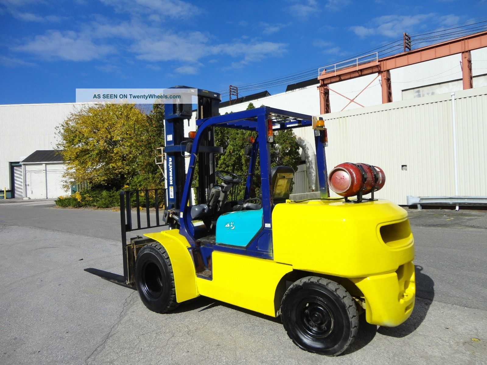 2003 Komatsu 9, 100 Lbs Pneumatic Forklift Side Shift