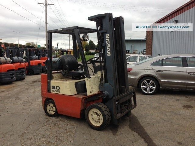 Nissan 5000 lb forklift #2