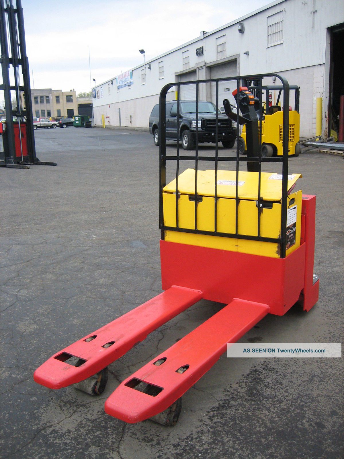 Raymond Dockstocker Forklift 2002 Model Dl65 Jack,  6500lb Capacity Forklifts photo