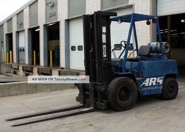 Clark 8000 Lb Capacity Pneumatic Forklift Lift Truck Forklifts photo