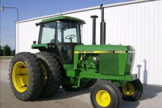 1983 Jd 4250 Serial Rw4250p001283 With 120 Hp 15 Speed Power Shift photo