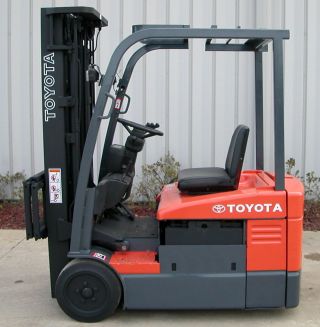 Toyota Model 7fbeu15 (2007) 3000lbs Capacity 3 Wheel Electric Forklift photo