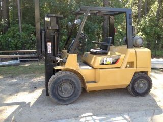 8000lb Cat Forklift photo