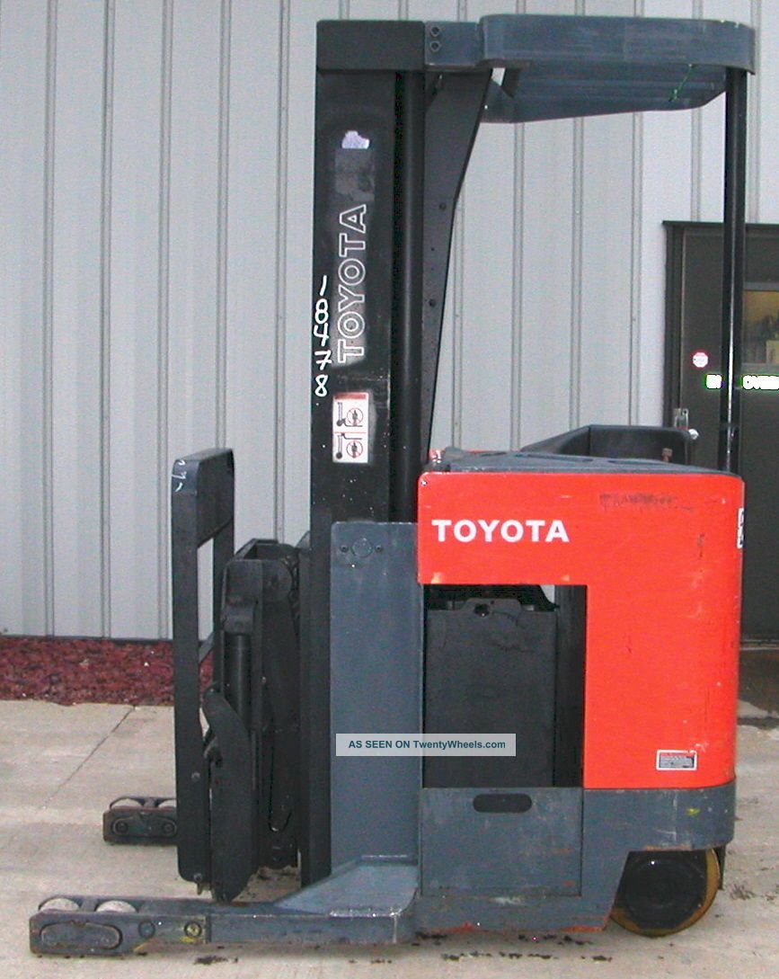 Toyota Model 6bru23 (2000) 4500lbs Capacity Reach Electric Forklift Forklifts photo