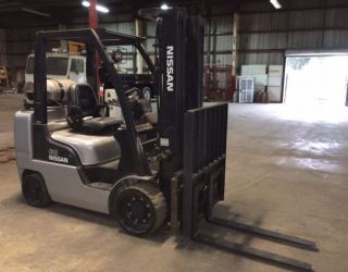 Nissan Forklift - Model 60 - Lp - 6000lbs Capacity - Yr 2007 - 3 Mast Stage,  Side Shift photo