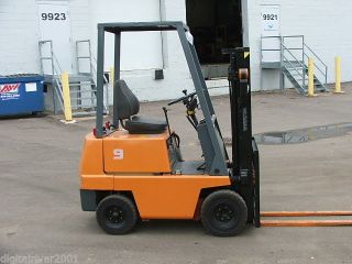 Toyota Compact 2000lb Pneumatic Tire Forklift photo