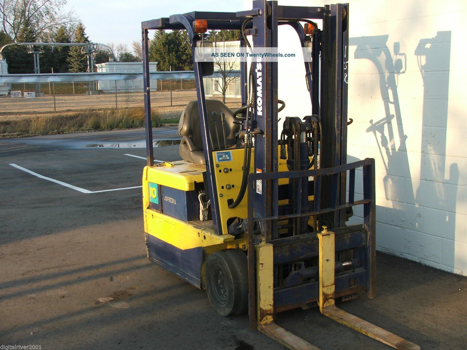 2002 Komatsu Fb10 2500lb Electric Pneumatic Tire Forklift