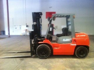 Toyota Forklift - 8,  000lbs Capacity - Year 2009 Diesel photo