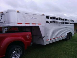 Featherlite Gooseneck Aluminum Stock Horse Cattle Trailer photo