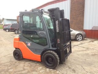 Toyota Pneumatic 4000 Lb & Full Cab & Heater Forklifts photo