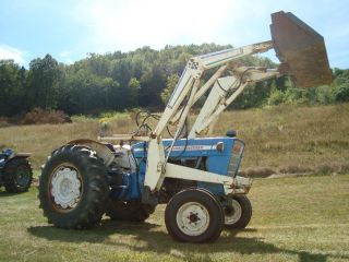 Ford 5000 Gas Tractor 69hp With Farmhand Loader photo