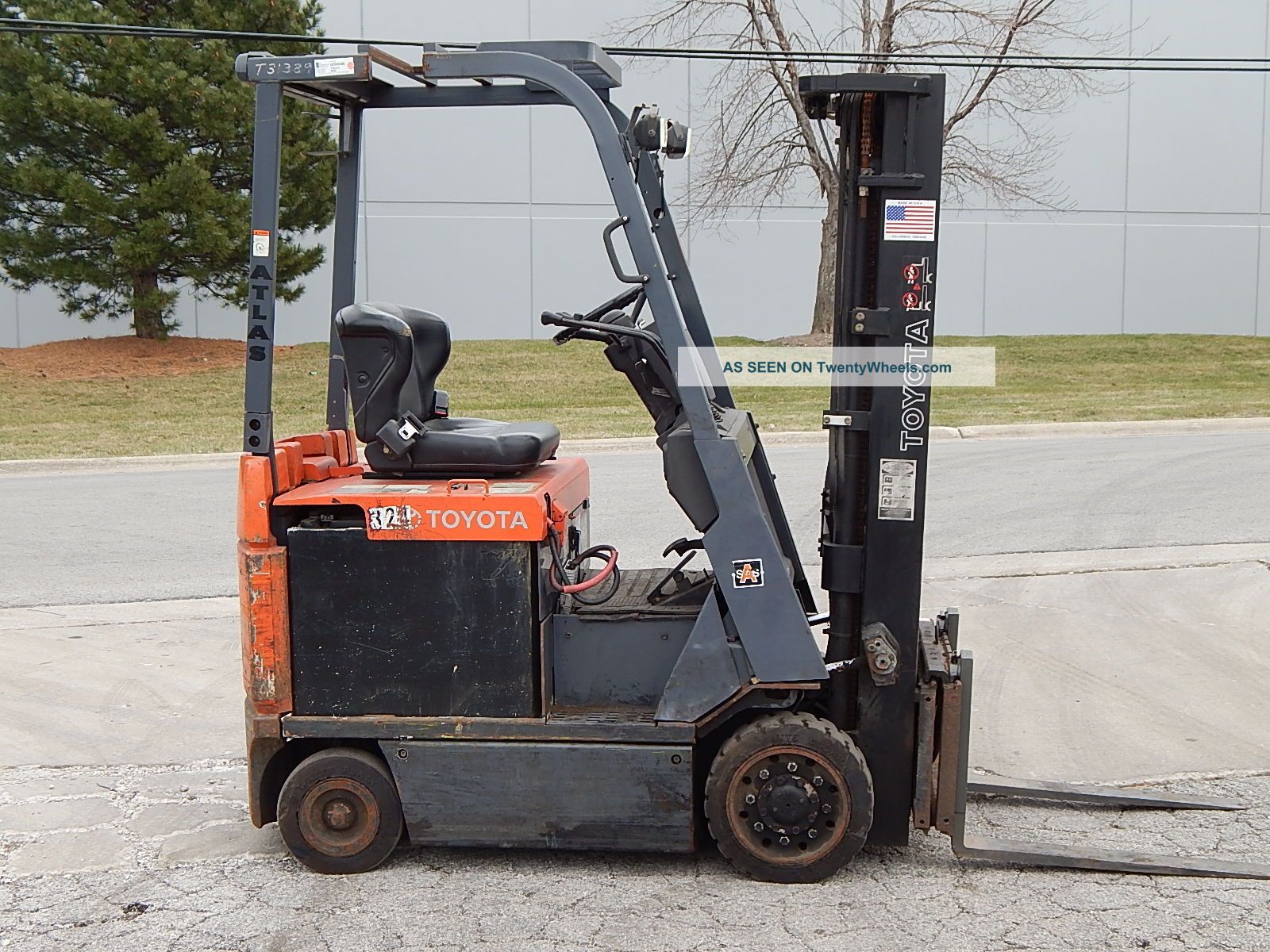 Toyota Electric Forklift - And Low Priced Forklifts photo