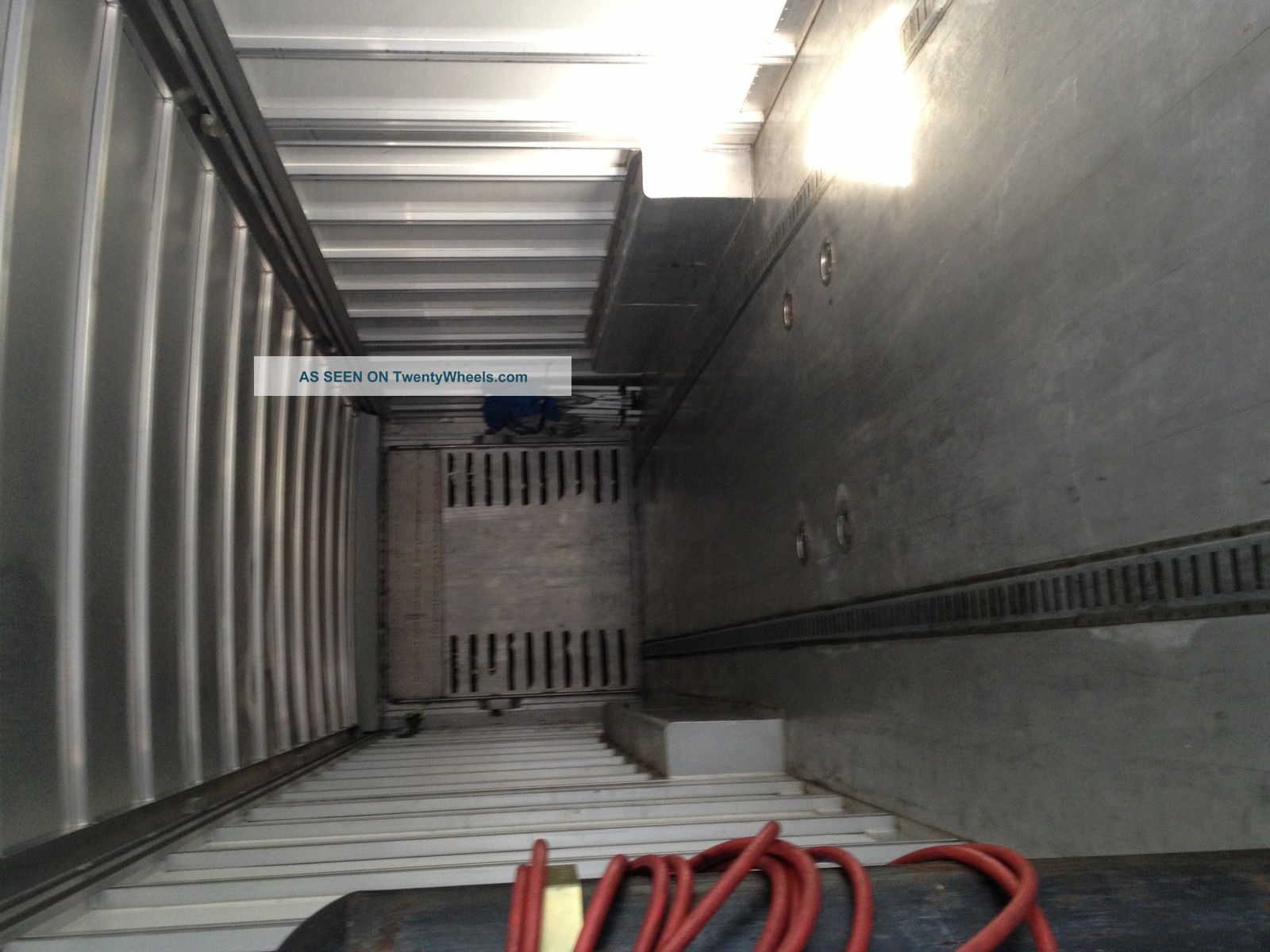 Exiss 48 Ft Triple Axle Gooseneck Trailer Enclosed