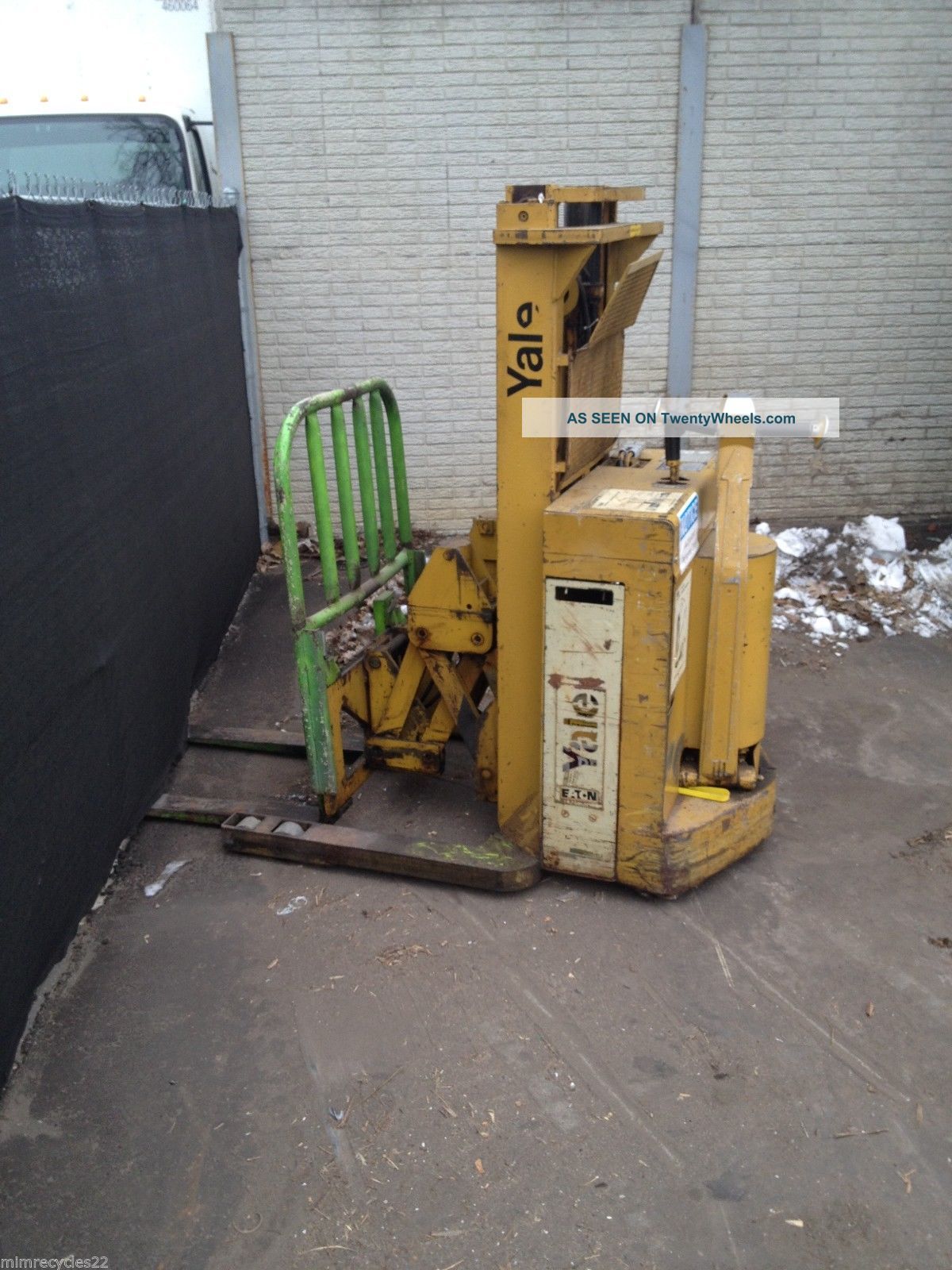 Yale Walkie Stacker Walk Behind Forklift Forklifts photo