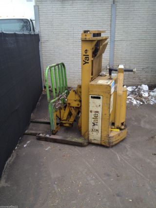 Yale Walkie Stacker Walk Behind Forklift photo