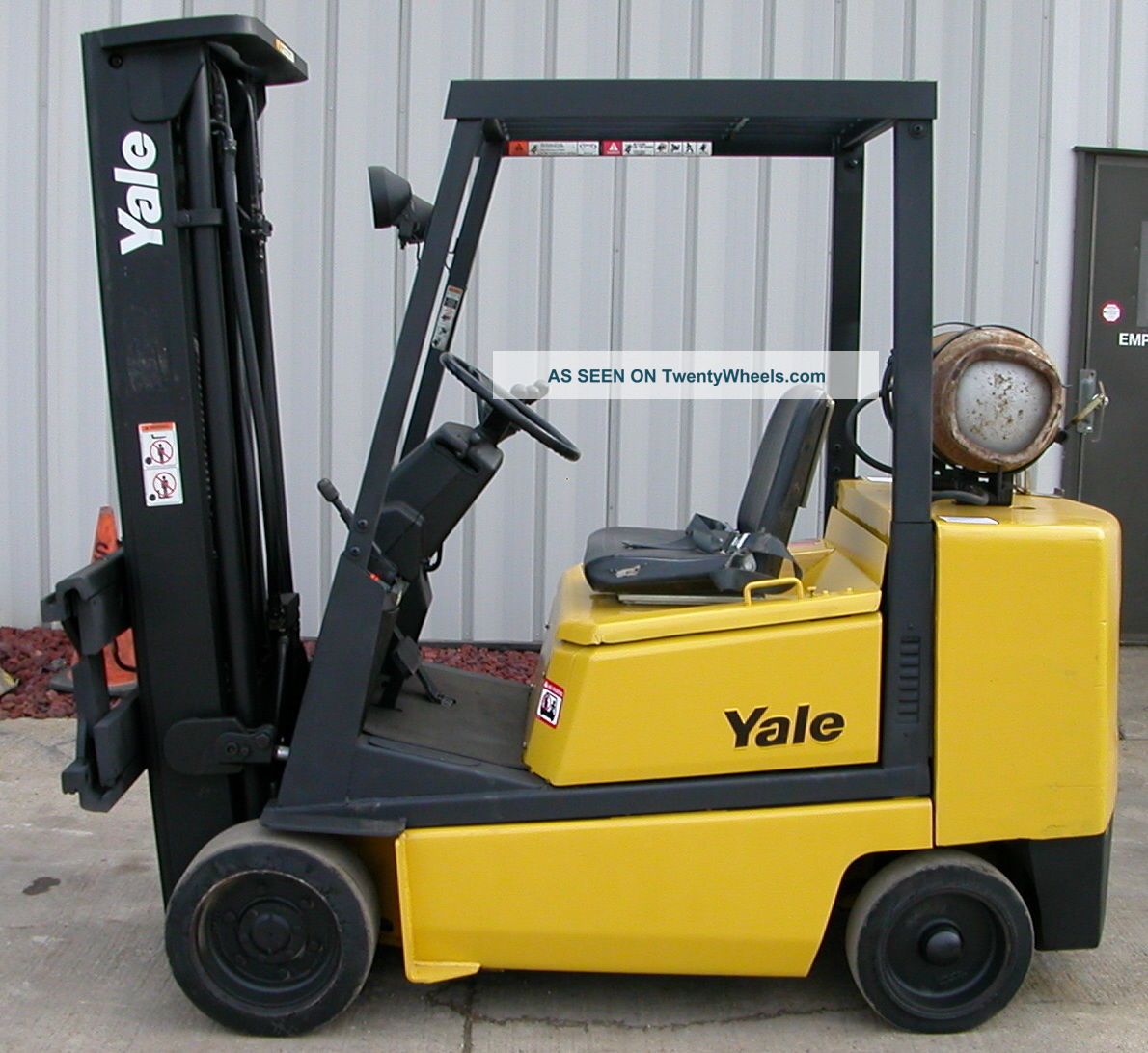 Yale Model Glc050de (1996) 5000lbs Capacity Lpg Cushion Tire Forklift Forklifts photo