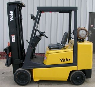 Yale Model Glc050de (1996) 5000lbs Capacity Lpg Cushion Tire Forklift photo