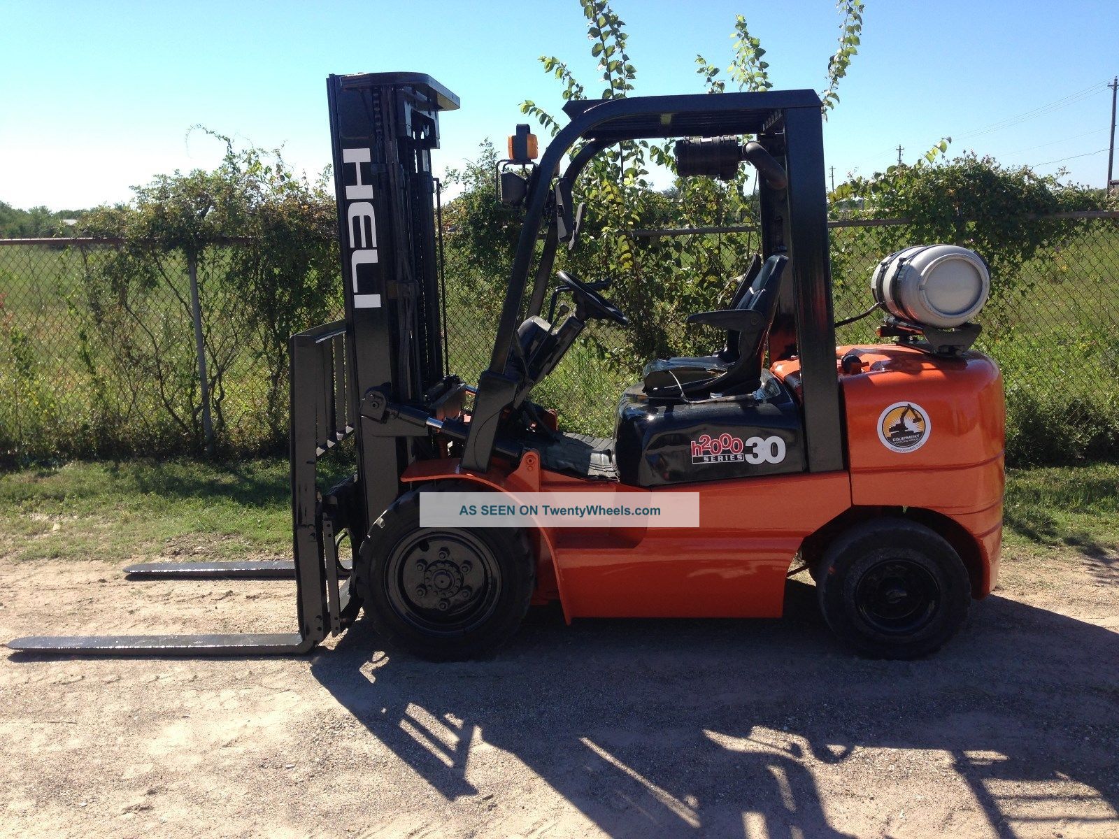 Heli Cpyd30, 6, 000 Base Capacity Pneumatic Tire Forklift With 185