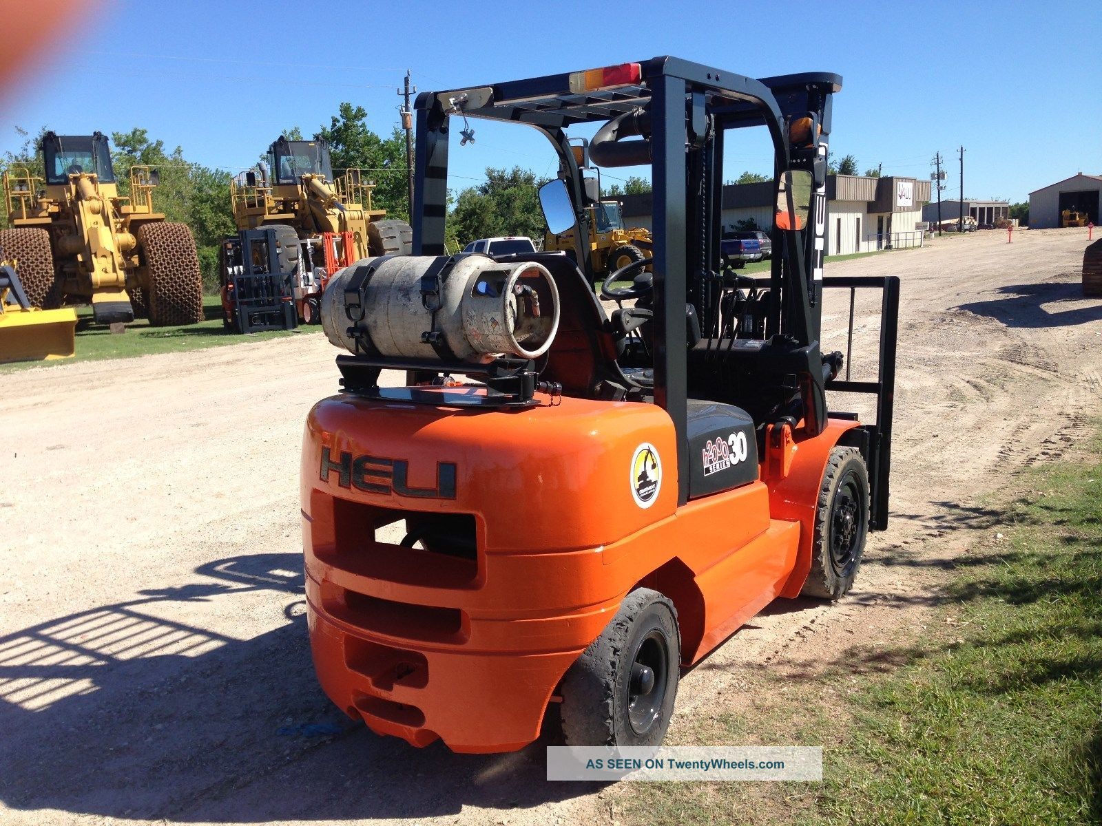 Heli Cpyd30, 6, 000 Base Capacity Pneumatic Tire Forklift With 185