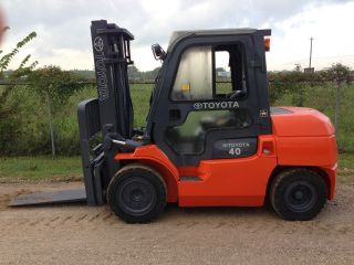 Toyota 7fdku40,  9,  000 Base Capacity Pneumatic Tire Forklift With 131 