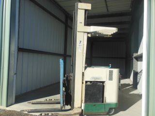 Crown Electric Forklift Model 30 - Rdtt - S With Side Shifter photo