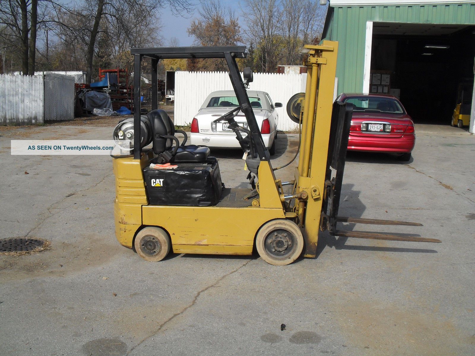 Caterpiller Forklift 3000 Lb Cap, Lp, Cushion Tires Vaporizer And Regulator